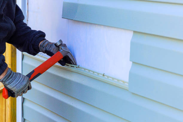 Reliable Emergency Siding Repair contractor in Riverside, IL by Squared Siding